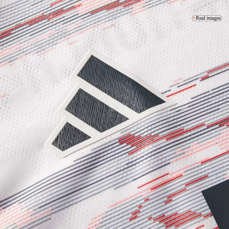 Camiseta de fútbol visitante del Bayern Múnich 2025/26 (versión jugador)