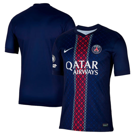 Camiseta de local del PSG 2025-26 con la Champions League y el escudo del 10.º aniversario de la Fundación UEFA