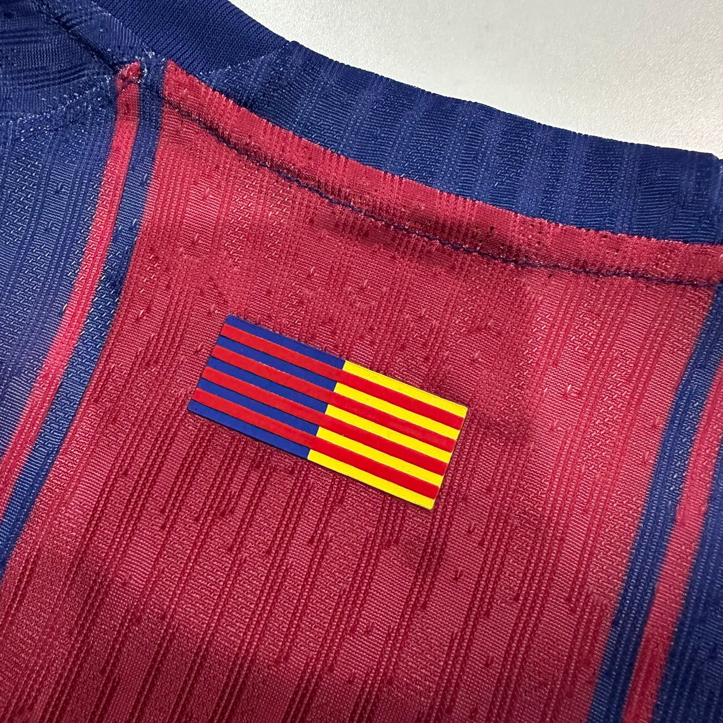 Camiseta de fútbol local del Barcelona 2025/26, versión de jugador