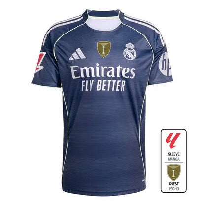 Camiseta de fútbol visitante del Real Madrid 2025/26