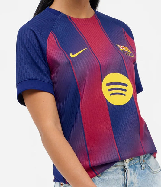 Camiseta de fútbol local del Barcelona 2025/26 para mujer - UCL